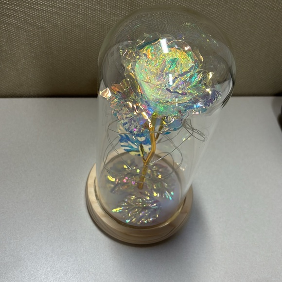 Artificial Gold Foil Rose Flower LED Light String in Glass Dome On Wooden Base - Picture 5 of 5
